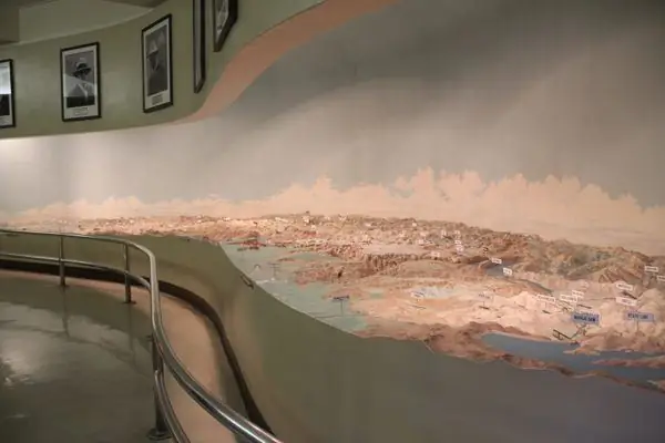 Старое выставочное здание плотины Гувера