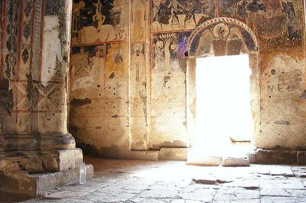 Ани Город призраков