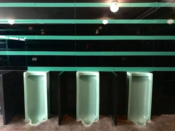 Мужской туалет отеля Hermitage