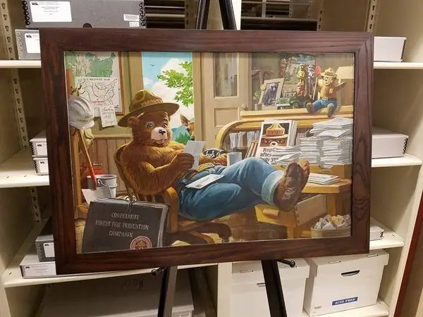 Smokey Bear в искусстве разных веков