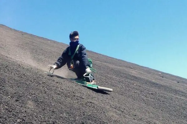 Посадка на склоны действующего вулкана в Никарагуа