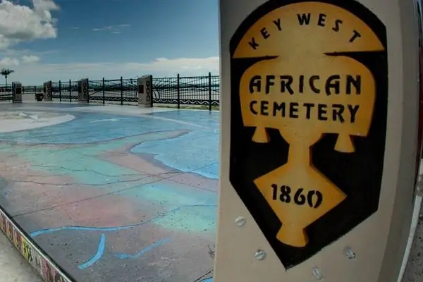 Африканское кладбище на пляже Хиггс