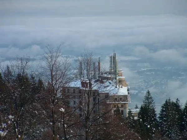 Некогда роскошный заброшенный отель в итальянских Альпах