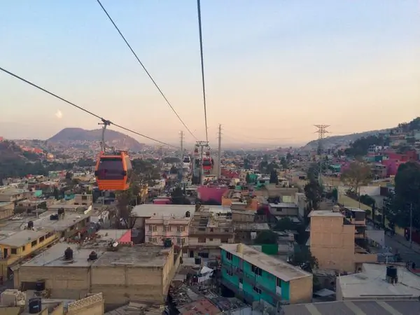 Первая общественная канатная дорога в Мексике взлетела над Мехико