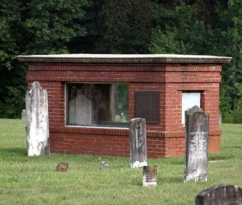 Могила Питера Стюарта Нея