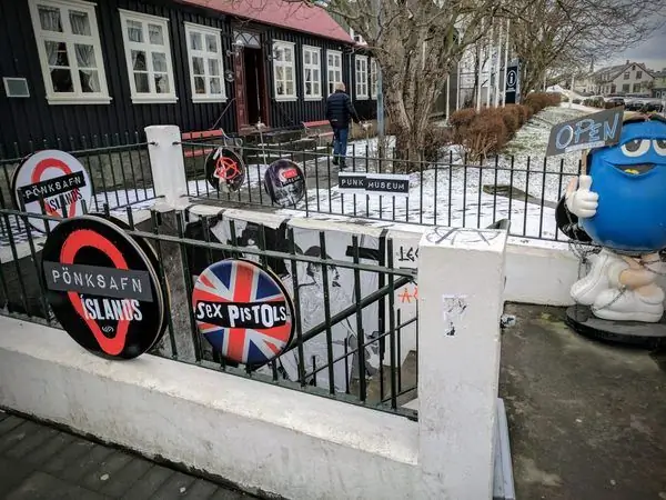 Исландский панк-музей находится в подземной ванной