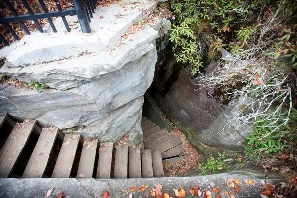 Devils Kitchen в парке штата Цезарь-Хед