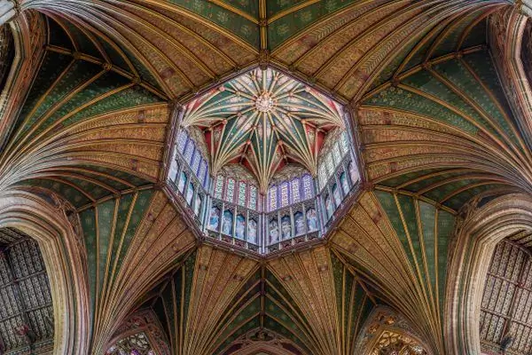 Восьмиугольная башня