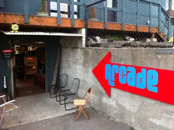 Пинбольная баркада в стиле ретро в Сиэтле