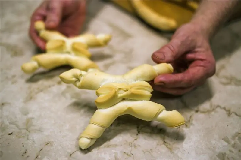 Мелкий вид хлеба коппиа