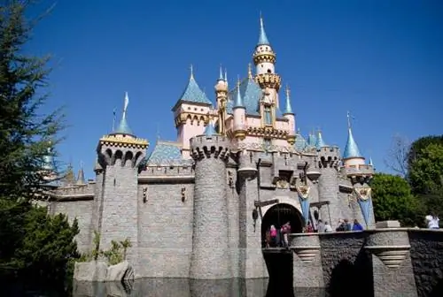 Замок Спящей красавицы в Диснейленде.