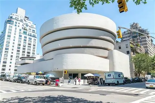 Внешний вид Музея современного искусства Соломона Р. Гуггенхайма.