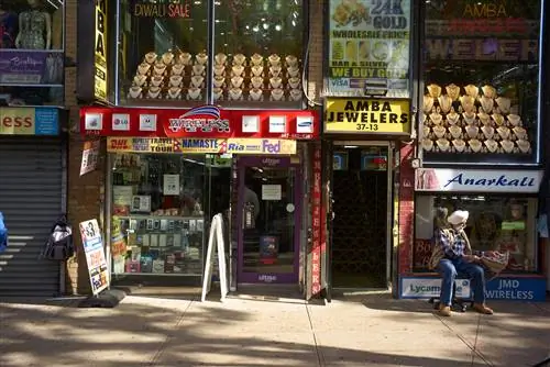 Внешний вид магазина в Джексон-Хайтс-Квинс