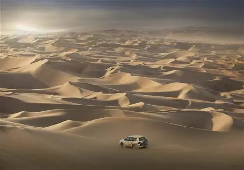 4WD в пустом квартале, Саудовская Аравия