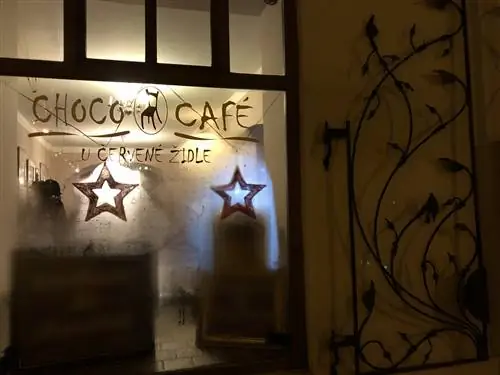 Запотевшие окна Choco Café в Праге