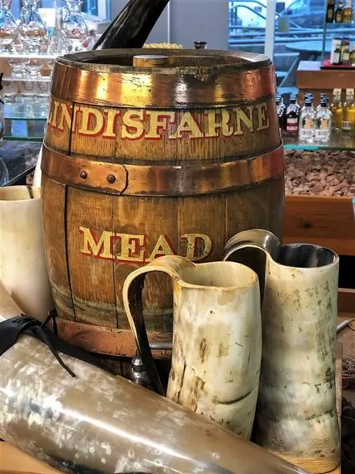 Медери, Линдисфарн