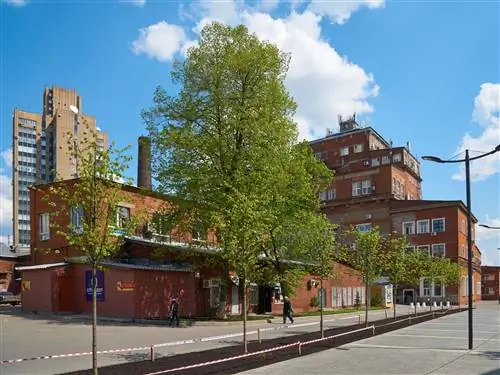 Старые краснокирпичные здания бывшего завода Арма в Москве