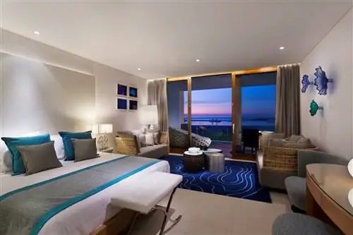 Современный номер в курортном поселке Нахшолим с видом на море и закат