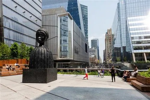 Вид на Шпору, новейший участок Хай-Лайн в Нью-Йорке.