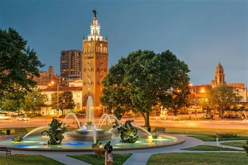 Особенности - Country Club Plaza в синий час