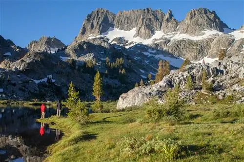 Ansel Adams Wilderness - это заповедная дикая местность в Восточных Сьеррах.