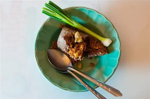 Kôw gân jîn подают в ресторане на севере Таиланда.