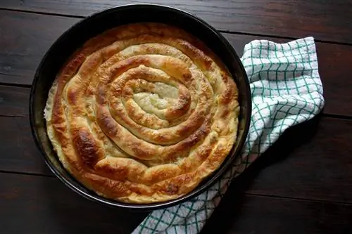 Бурек - мясной пирог с домашним тестом фило.