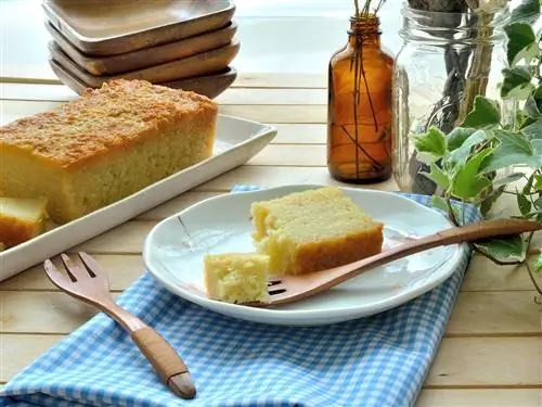 Карибский пирог с маниокой, приготовленный из тертой маниоки, кокосового молока, коричневого сахара и специй.