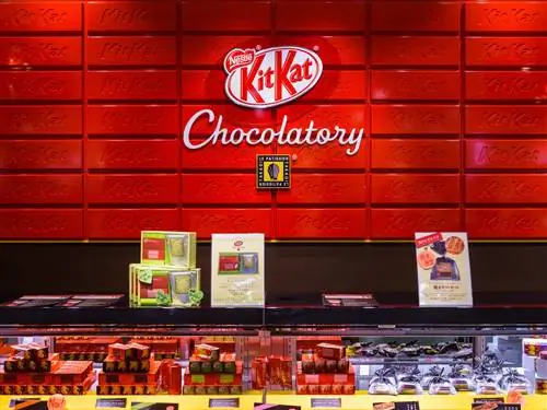 Витрина Kit Kat в универмаге Daimaru в Токио.