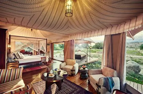 Новости путешествий - gt-presidential-suite-tent-interior-01_highres