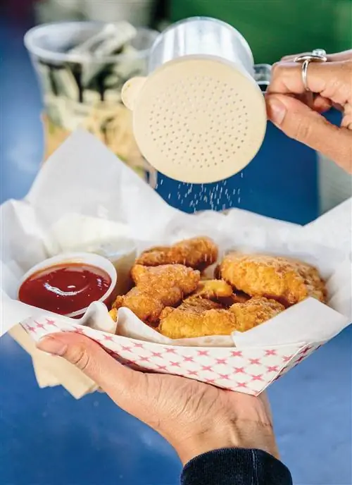 Тунец альбакор в пивном кляре и картофель фри в Bowpicker Fish & Chips