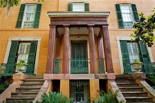 Фасад исторического дома Соррелла Виида на Мэдисон-сквер в Саванне.