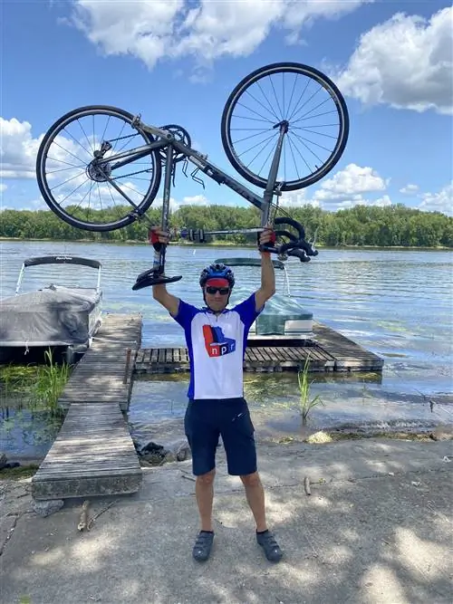 Кайл на площадке для купания в Лансинге