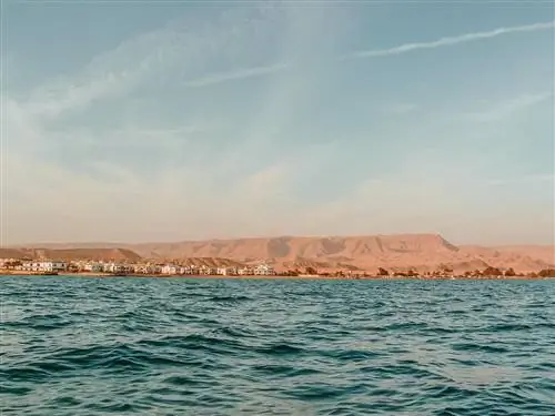 Горизонт Айн-Эль-Сохны у вод Суэцкого залива, Египет