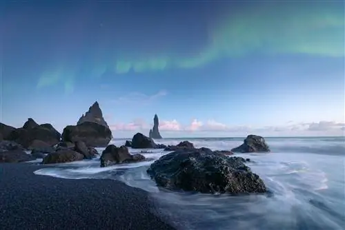 Пляж Рейнисфьяра