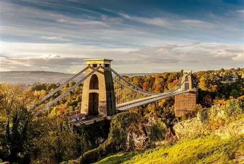 500px ID фотографии: 94540429 - Bristols Clifton Suspension Brdge купается в солнечном свете раннего утра.