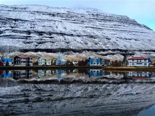 Особенности - image10-seydisfjordur-reflections-ccfe621e0747
