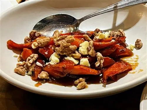 Глазированная медом морковь Commoner & Co на вкус как День благодарения-j.webp