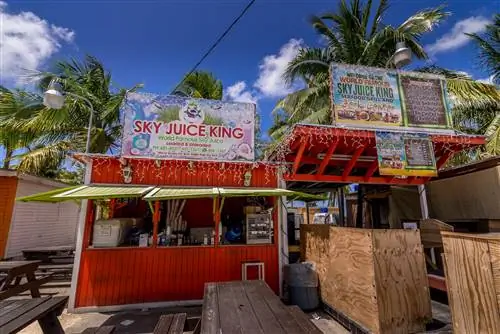 Лавки сока Sky в ресторане Arawak Cay Fish Fry в Нассау, Багамы
