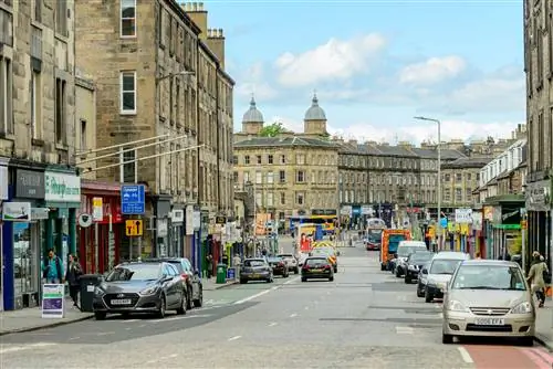 Далри-роуд в Вест-Энде Эдинбурга