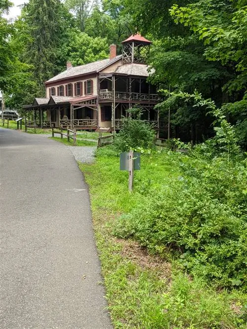 Здание в заброшенной деревне Фельтвилль