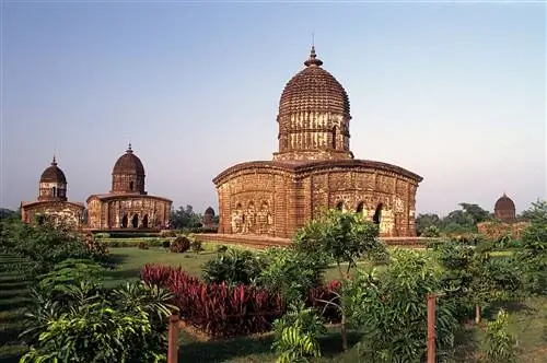 Терракотовые храмы Бишнупура строились более трехсот лет.