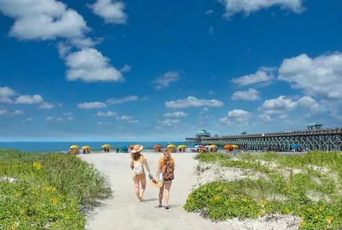 7 лучших мест для посещения в Южной Каролине: от песчаных берегов до приключений на свежем воздухе