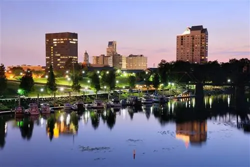 сумерки на набережной в Огаста Джорджия