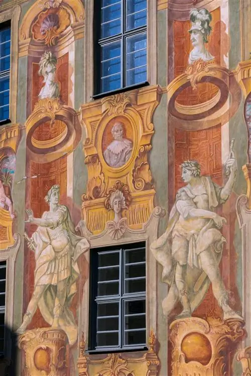 Фрески снаружи Altes Rathaus (ратуши) в Бамберге, Германия
