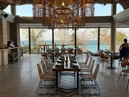 Гриль Bahia Beach в отеле Sofitel Barú Calablanca Beach Resort в Картахене, Колумбия