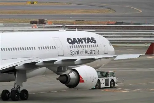 Qantas втискивает шесть дополнительных мест в свои самолеты 737 Qantas втискивает шесть дополнительных мест в свои самолеты 737