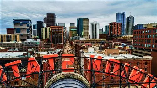 Вид на Денвер со станции Union Station