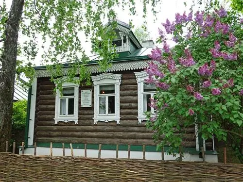 Дом-музей русского поэта Сергея Есенина в селе Константиново.