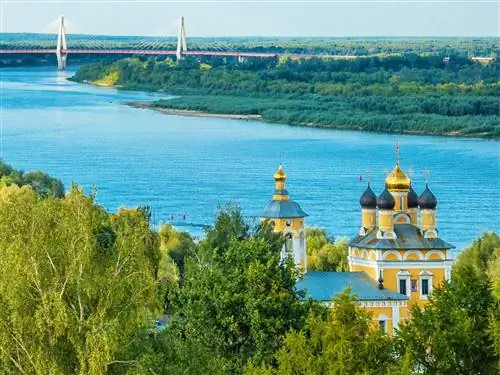 Церковь в древнем русском городе Муроме на берегу Оки.